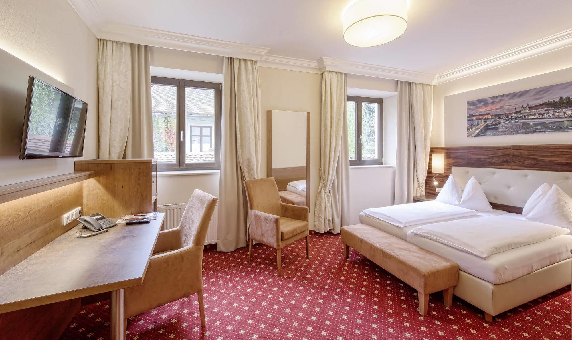 Hotel Mader Steyr Extérieur photo